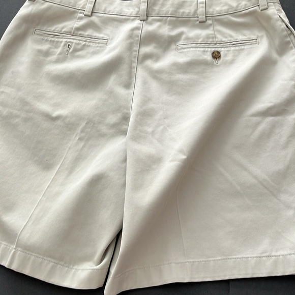 L.L. BEAN SHORTS! - Picture 5 of 7
